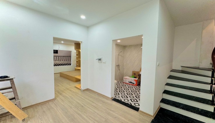 Cần bán nhà riêng Lô góc Phố Hồng Mai, Hai Bà Trưng 4 tầng, 35m2, mặt tiền rộng rãi 3.8m